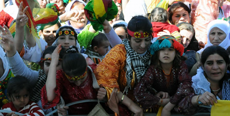 Renklerin Newroz buluşması 62
