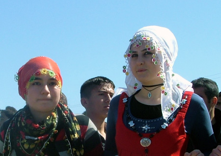 Renklerin Newroz buluşması 72