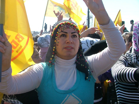 Renklerin Newroz buluşması 74