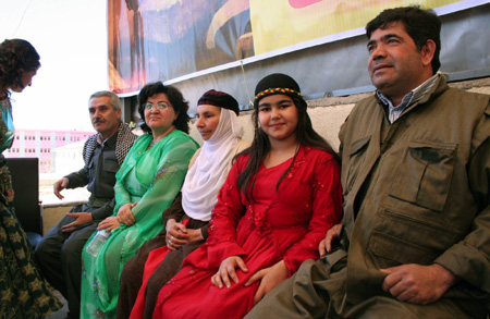 Renklerin Newroz buluşması 80