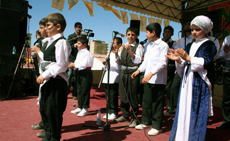Renklerin Newroz buluşması 83