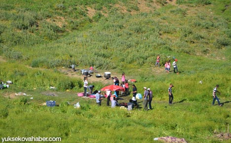 Yüksekova Mêrgezer yaylasında Ramazan öncesi piknik 66