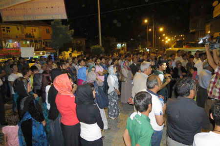 Şemdinli'de Yüzlerce  kişi 'Hükümet Adım At' dedi 1