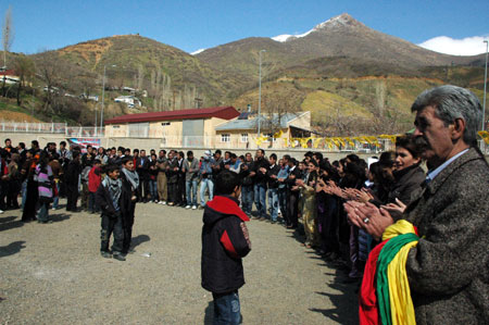 Şemdinli Newroz 2010 13