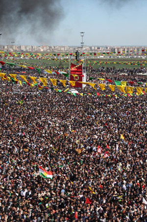 Diyarbakır'da çözüm Newrozu 100
