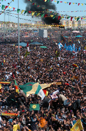 Diyarbakır'da çözüm Newrozu 101