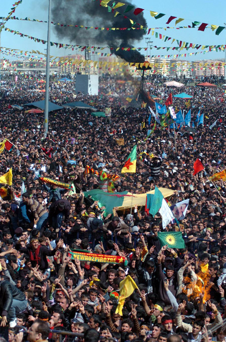 Diyarbakır'da çözüm Newrozu 102