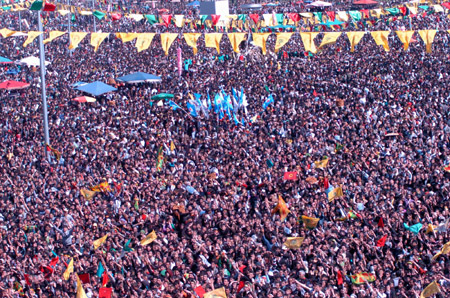 Diyarbakır'da çözüm Newrozu 127