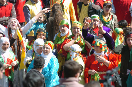 Diyarbakır'da çözüm Newrozu 137