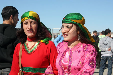 Diyarbakır'da çözüm Newrozu 48