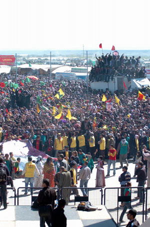 Diyarbakır'da çözüm Newrozu 80