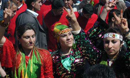 Diyarbakır'da çözüm Newrozu 92