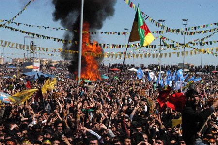Diyarbakır'da çözüm Newrozu 94