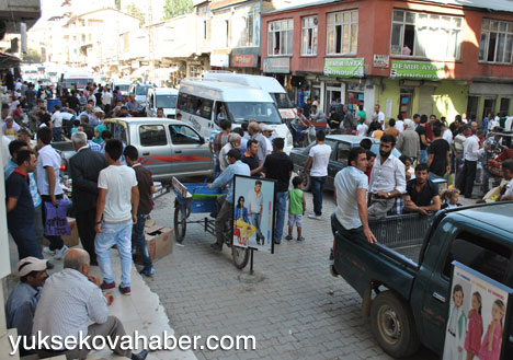 Yüksekova'da bayram telaşından kareler - 07-08-2013 4