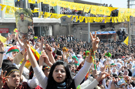 Newroz halayları başladı 135