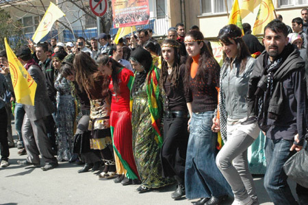 Newroz halayları başladı 141