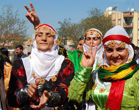 Newroz halayları başladı 180