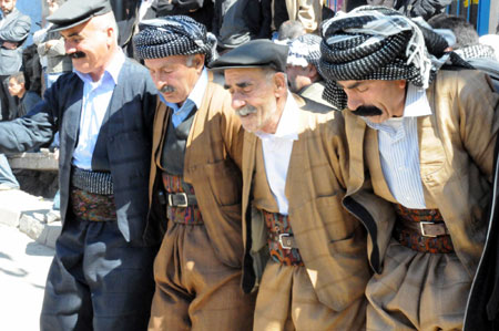 Newroz halayları başladı 19