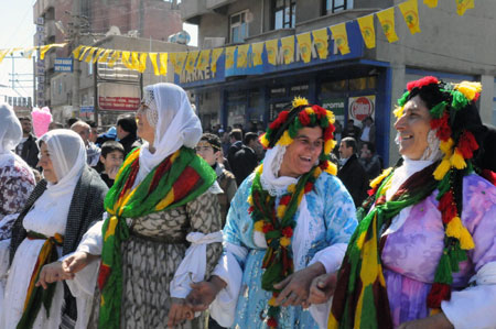 Newroz halayları başladı 24