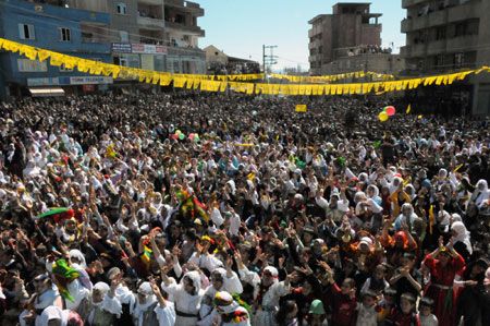 Newroz halayları başladı 35