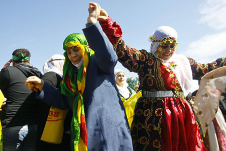 Newroz halayları başladı 4
