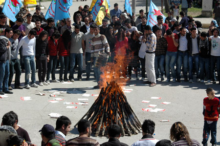 Newroz halayları başladı 68