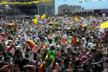 Newroz halayları başladı 90