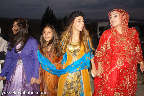 Yüksekova'da Alkan ailesinin mutlu günü 29