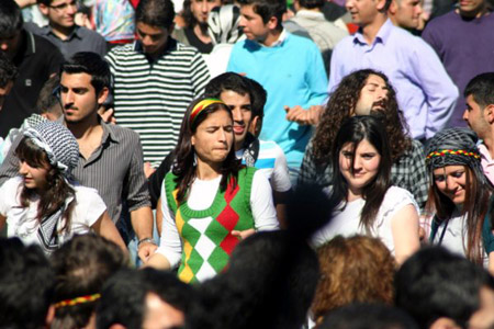 Kıbrıs'ta Newroz kutlaması 28