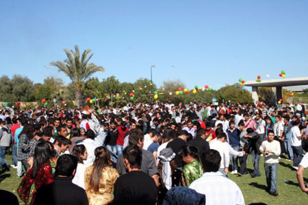 Kıbrıs'ta Newroz kutlaması 33