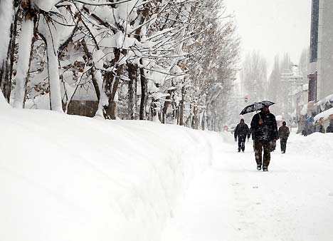 Yüksekova kar yağışı sonrası fotoğraflar - 31-12-2008 4