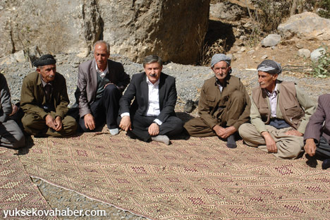 Özbek'in Aktütün ziyaretinden fotoğraflar 16
