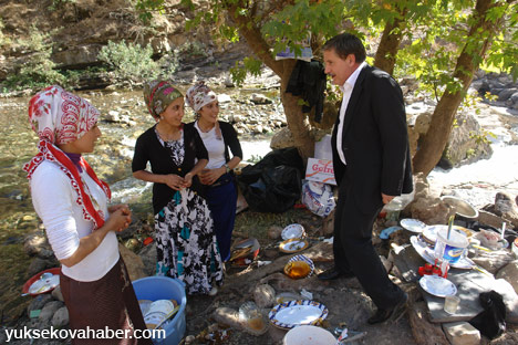 Özbek'in Aktütün ziyaretinden fotoğraflar 18