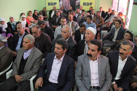 BDP'liler vatandaşlarla bayramlaştı 7