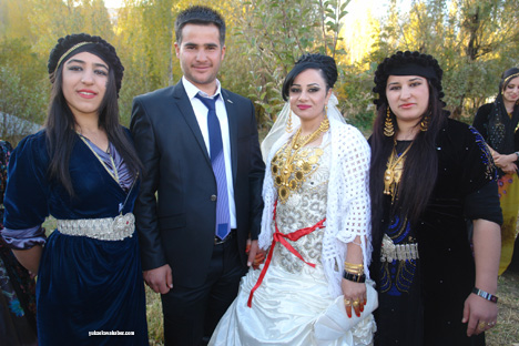 Yüksekova hafta içi düğünleri - 01-11-2013 - Foto Galeri 48