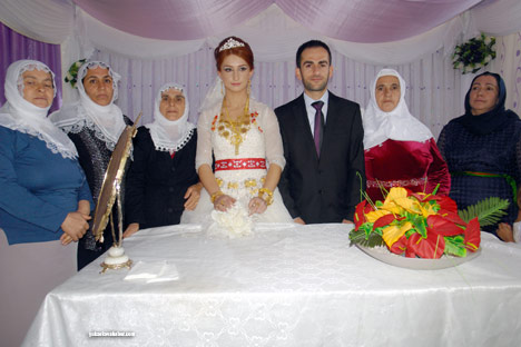 Yüksekova hafta içi düğünleri - 01-11-2013 - Foto Galeri 68