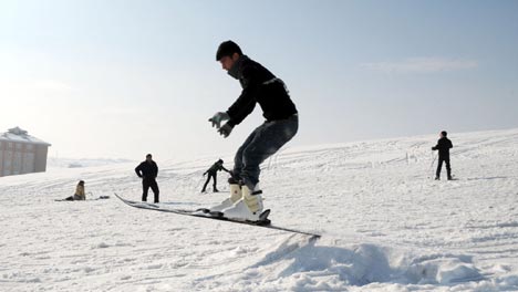 Yüksekova'da kayak keyfi 5