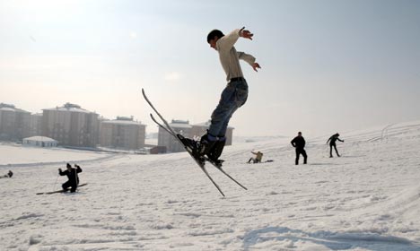 Yüksekova'da kayak keyfi 6