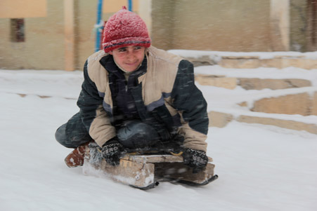 Hakkari'de kar yağışı hayatı olumsuz etkiliyor 16