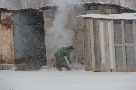 Hakkari'de kar yağışı hayatı olumsuz etkiliyor 19