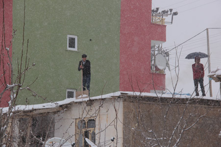 Hakkari'de kar yağışı hayatı olumsuz etkiliyor 20
