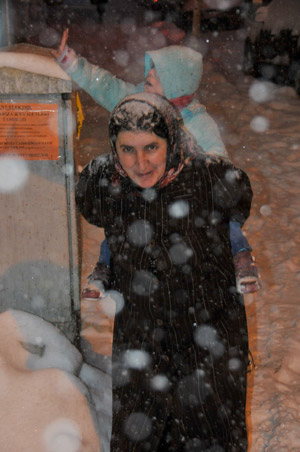 Hakkari'de kar yağışı hayatı olumsuz etkiliyor 23