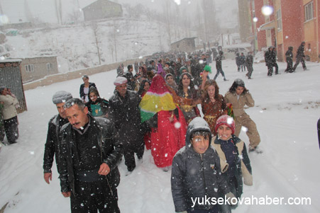 Hakkari'de Kar altında yapılan düğünden fotoğraflar 2