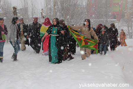 Hakkari'de Kar altında yapılan düğünden fotoğraflar 21