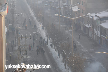 Yüksekova'da polis müdahalesi 7