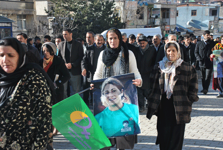 3 Kürt kadın siyasetçi Şemdinli'de anıldı 23