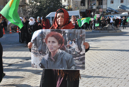 3 Kürt kadın siyasetçi Şemdinli'de anıldı 24