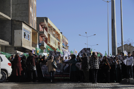 3 Kürt kadın siyasetçi Şemdinli'de anıldı 7