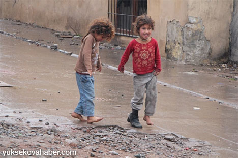Çöken bina Suriyelilerin dramını ortaya çıkardı 1