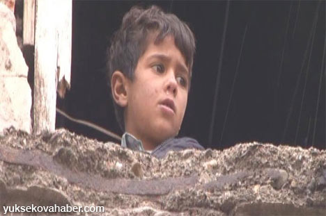 Çöken bina Suriyelilerin dramını ortaya çıkardı 8